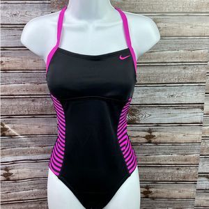 Nike Swimsuit open back                Y